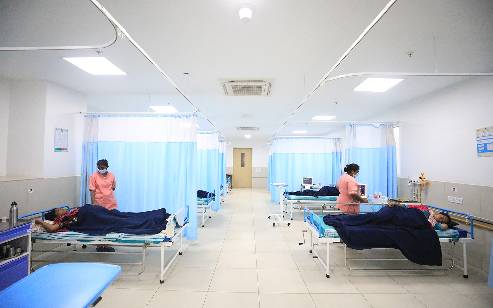 Inpatient rooms and suites at PES University Hospital